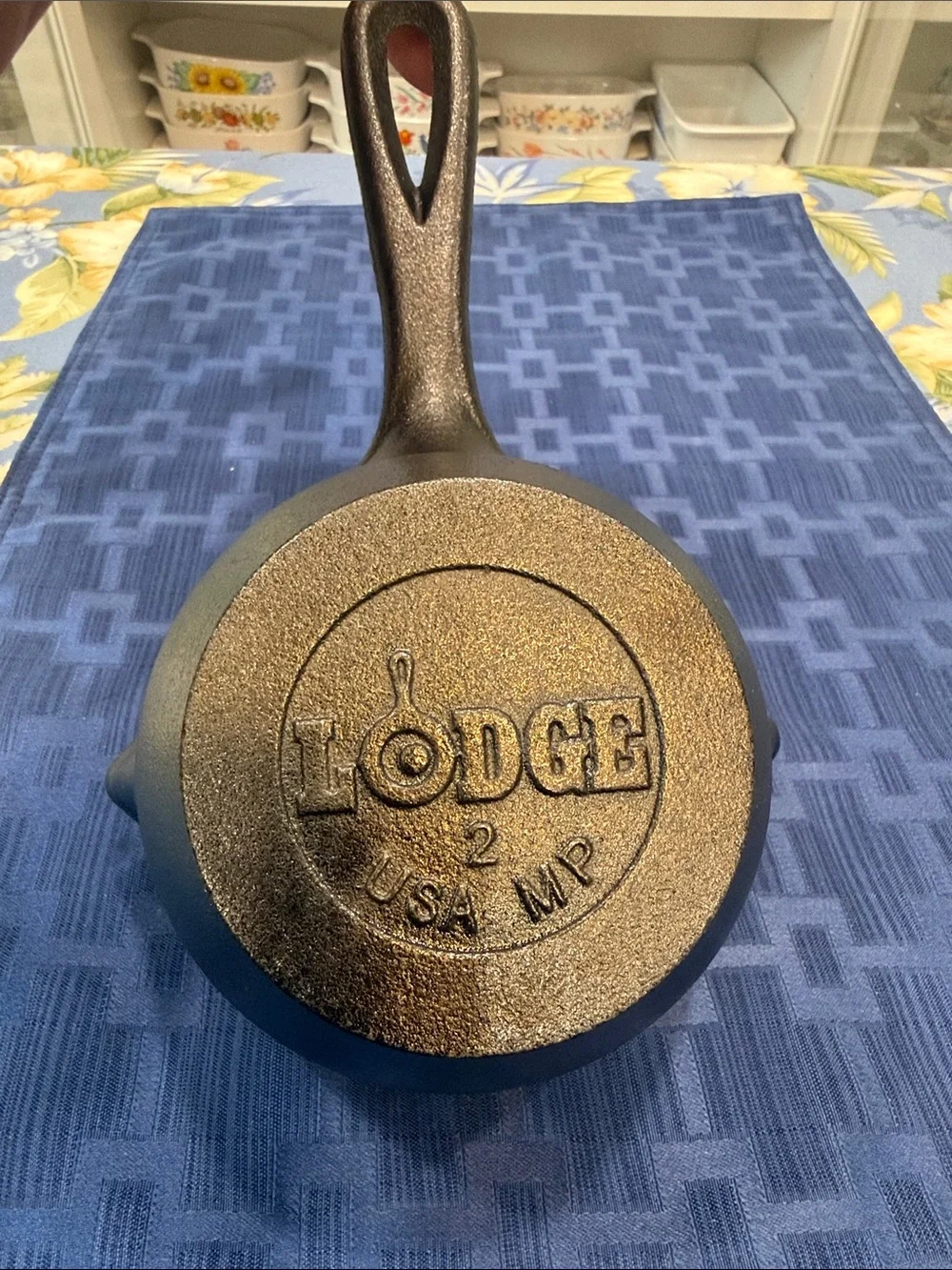 Cast Iron Pouring Saucepan in Black - Classic Kitchen Essential